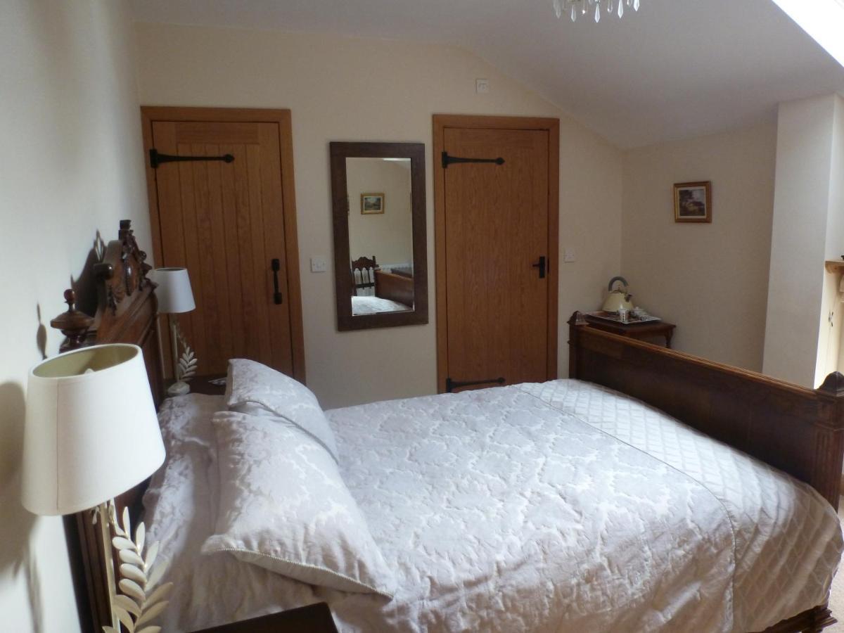 Mile House Barn Bed & Breakfast 낸트위치 외부 사진
